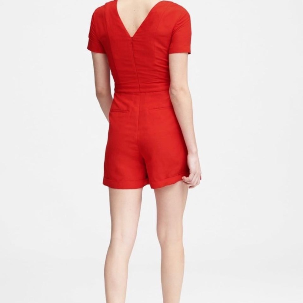 Banana Republic
Red Linen Romper/Jumpsuit